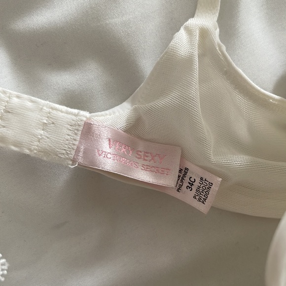 Victoria Secret White Bra - Picture 6 of 6